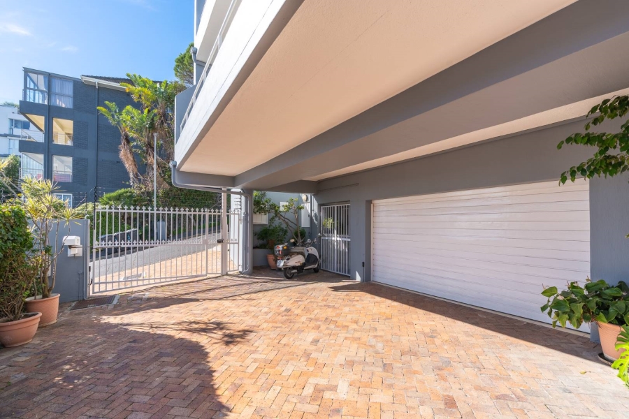 3 Bedroom Property for Sale in Sea Point Western Cape